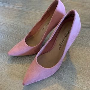Blush pink suede pumps Size 6